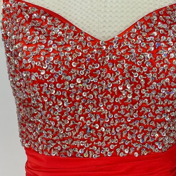 Radiant Red Embellished Evening Gown – Size 12 - Picture 5 of 12